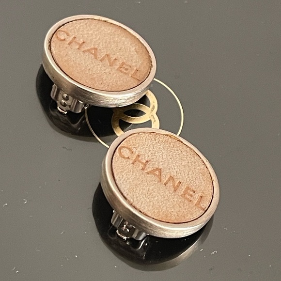 Chanel Earrings - Picture 5 of 6